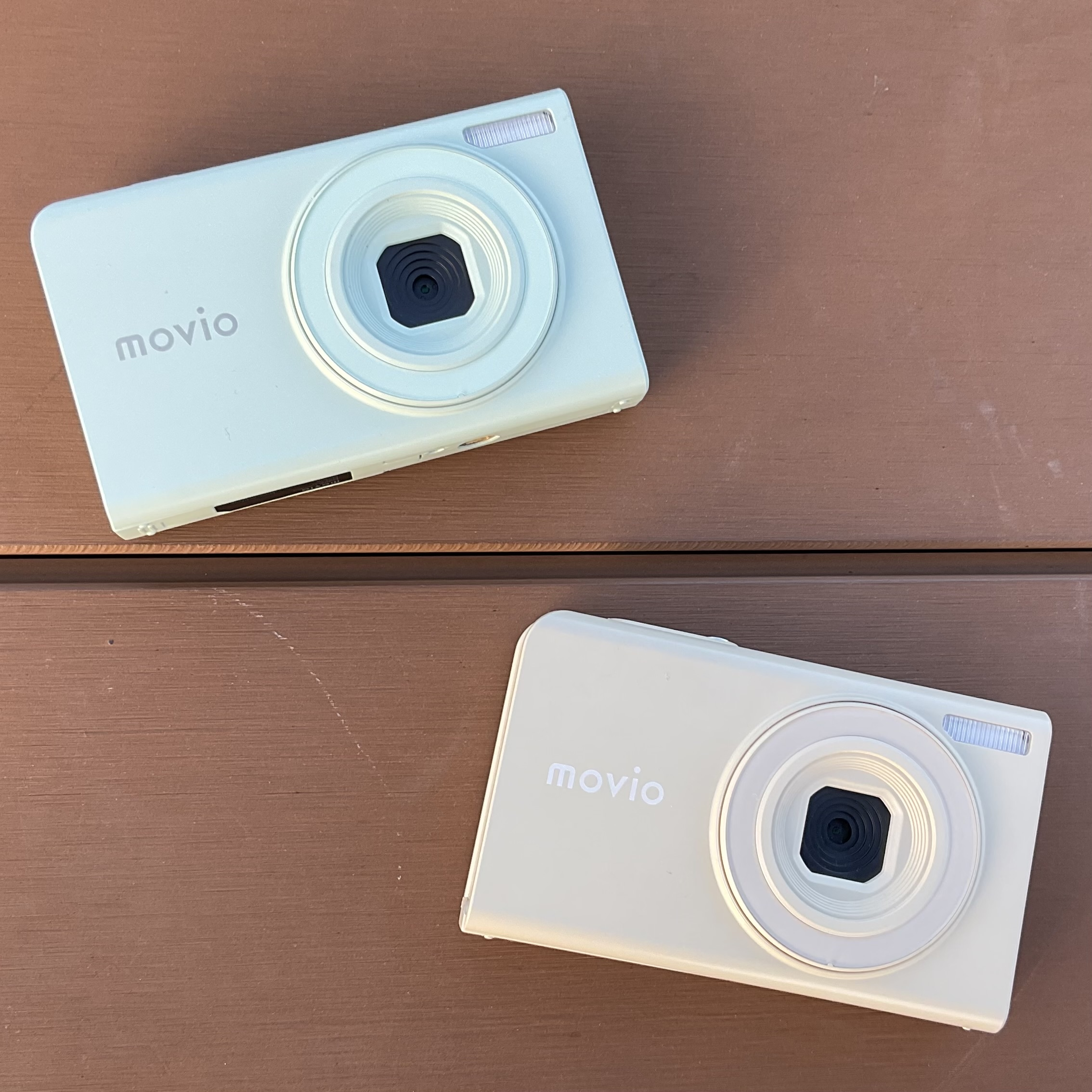 デジタルカメラ　movio