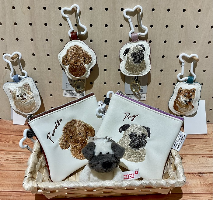 犬と猫のカラビナ&ポーチ