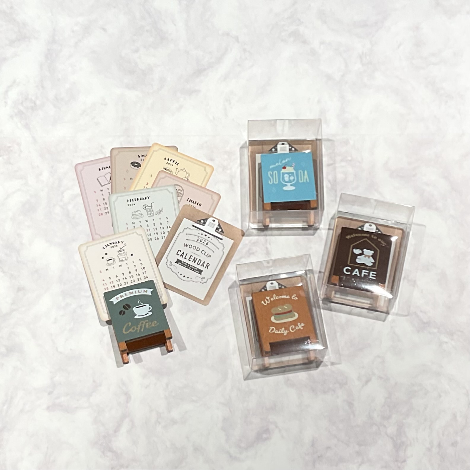 ウッドクリップスタンドカレンダー
