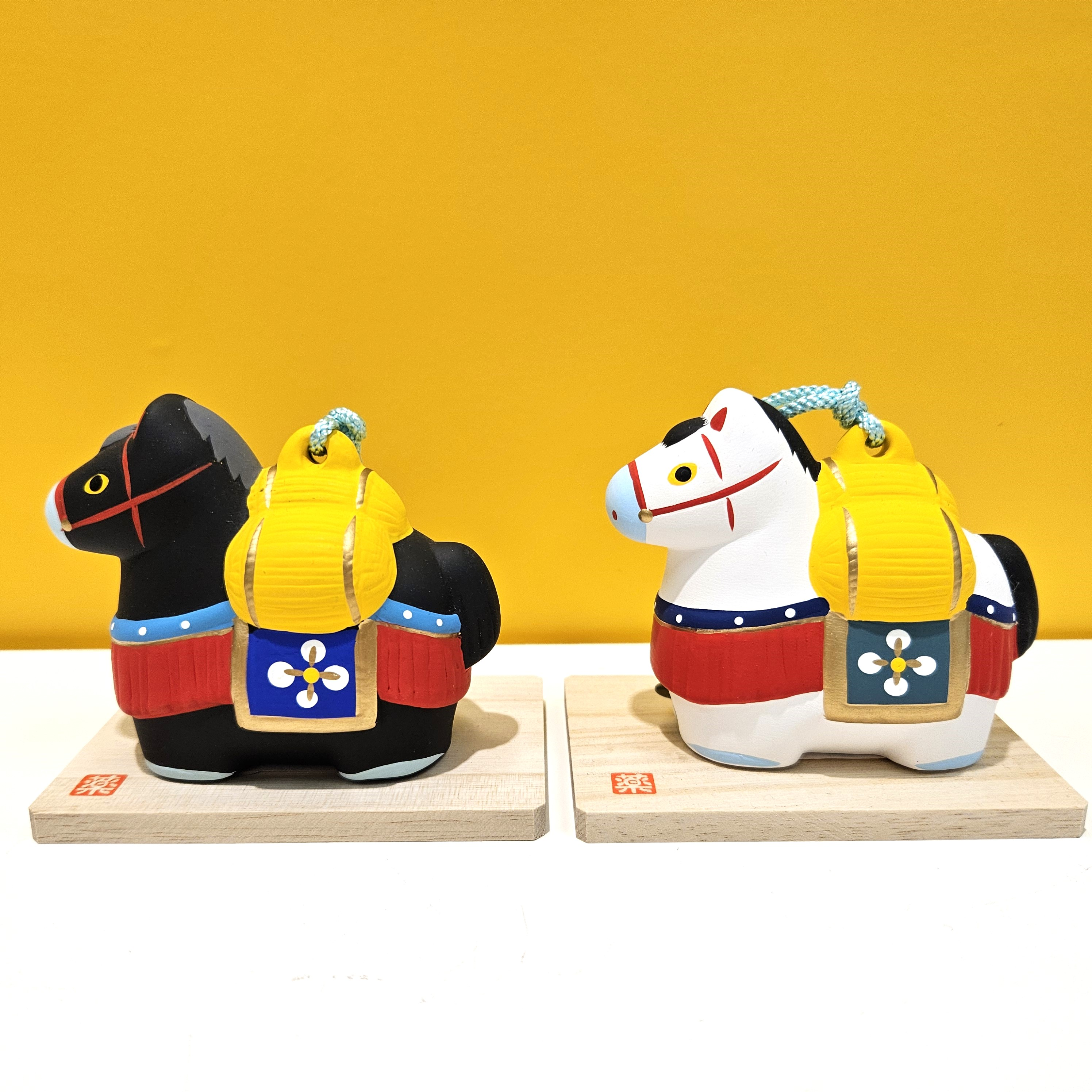 錦彩招福寿々午（恵駒土鈴）