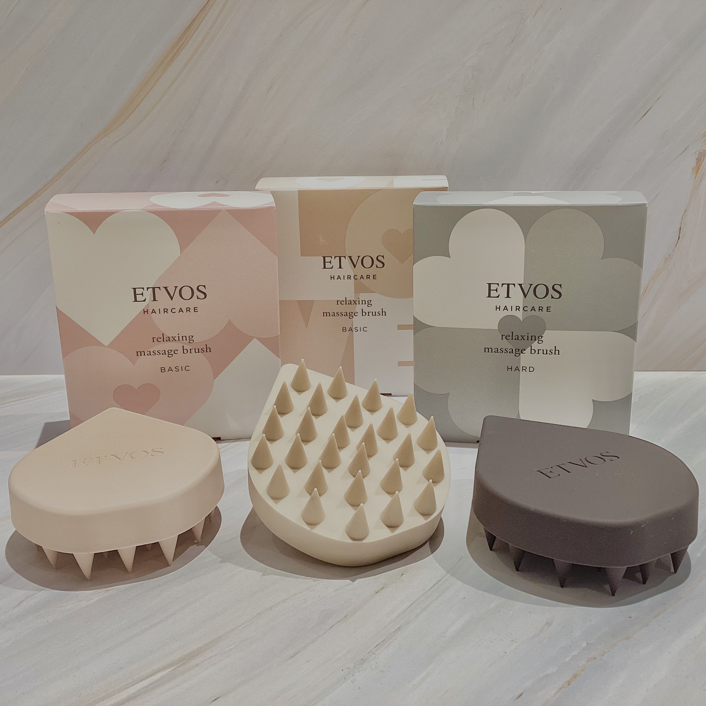 エトヴォス　マッサージブラシ