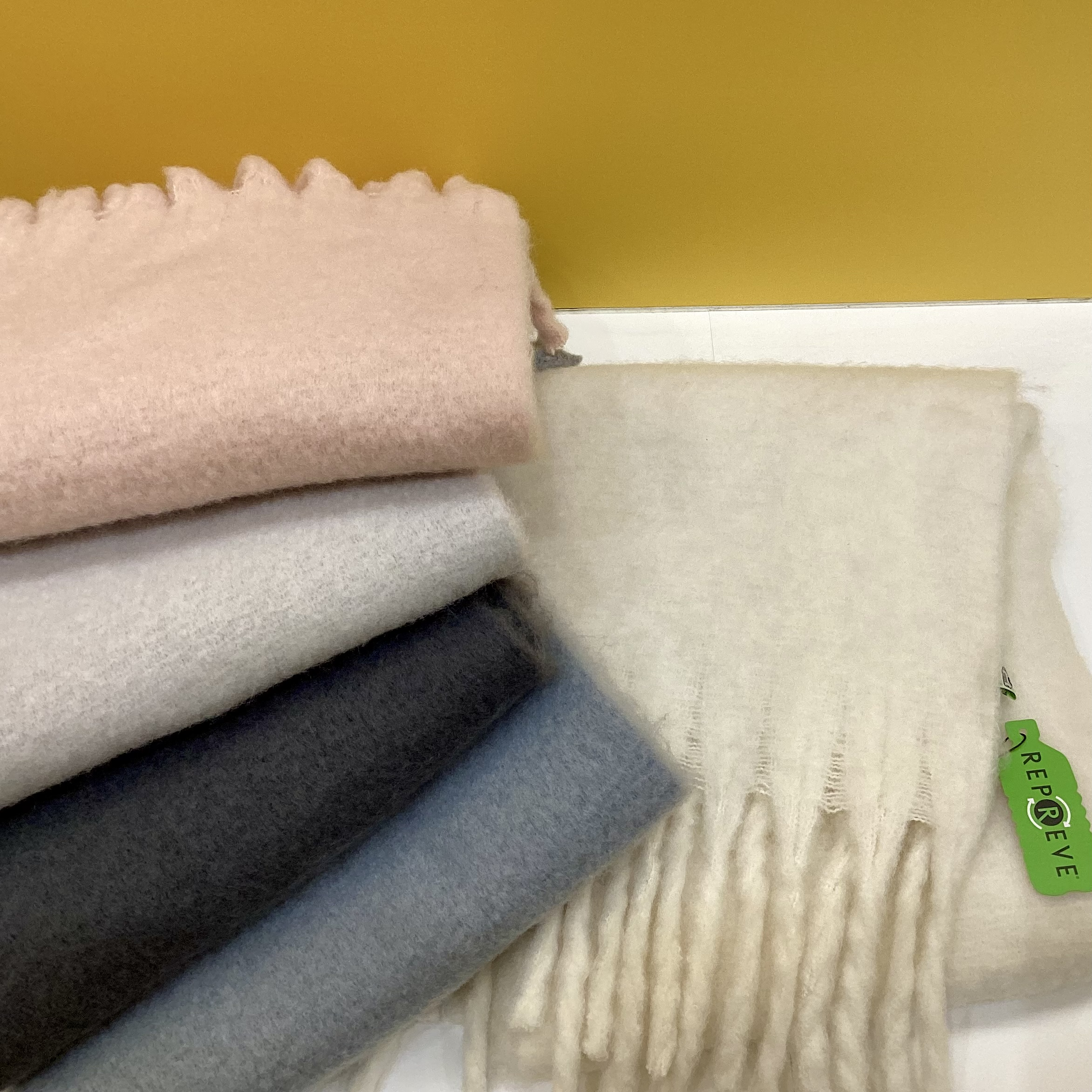 REPREVE　ブークレマフラー