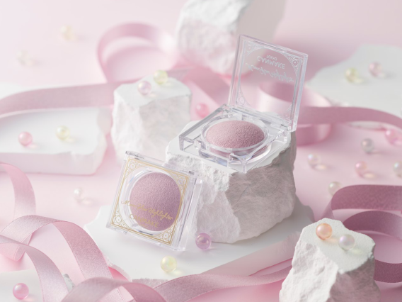 新色ハイライター登場！ムーングロウハイライター03