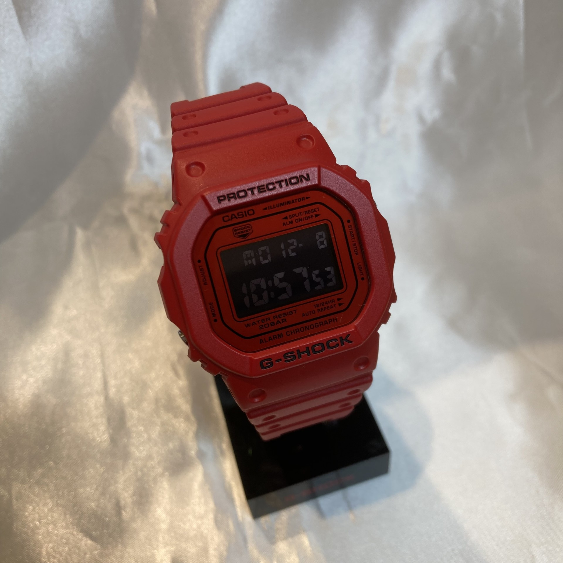 【G-SHOCK 新作】ブランドカラーの赤色登場！