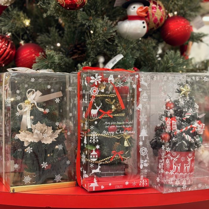 小さなテーブルツリーで楽しむ冬