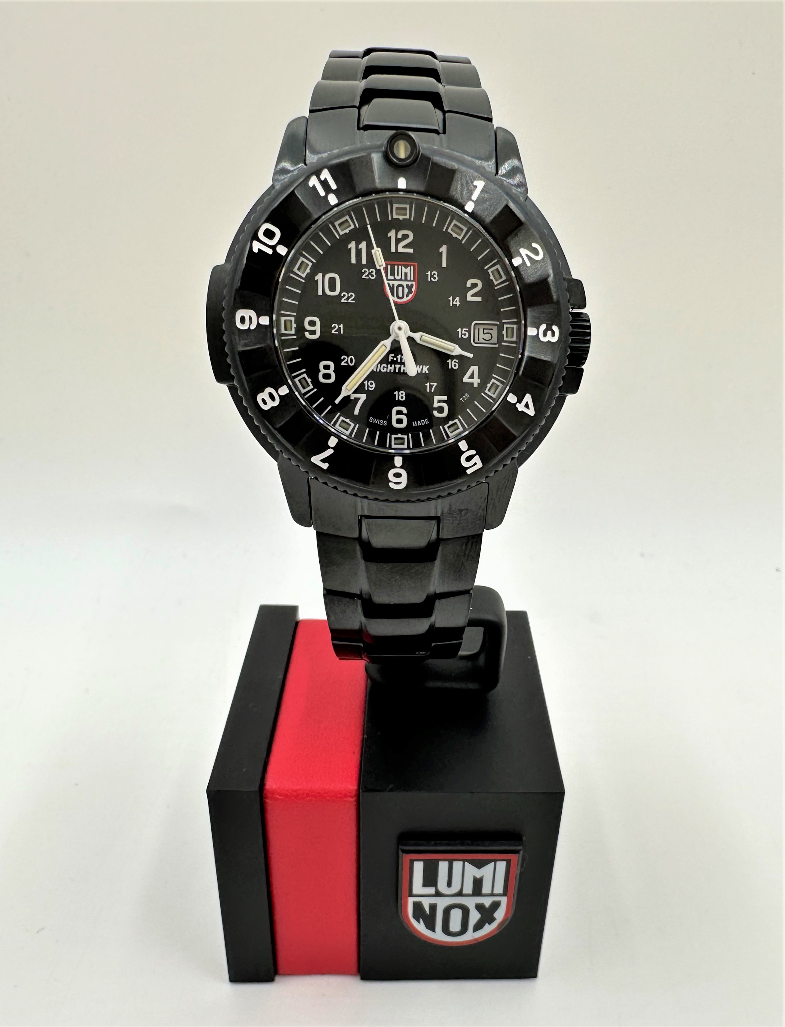 伝説的人気を博した初代ナイトホークモデルの復活