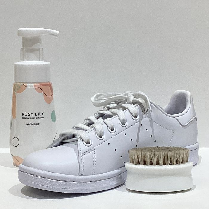 ROSY LILY(ロジーリリー)