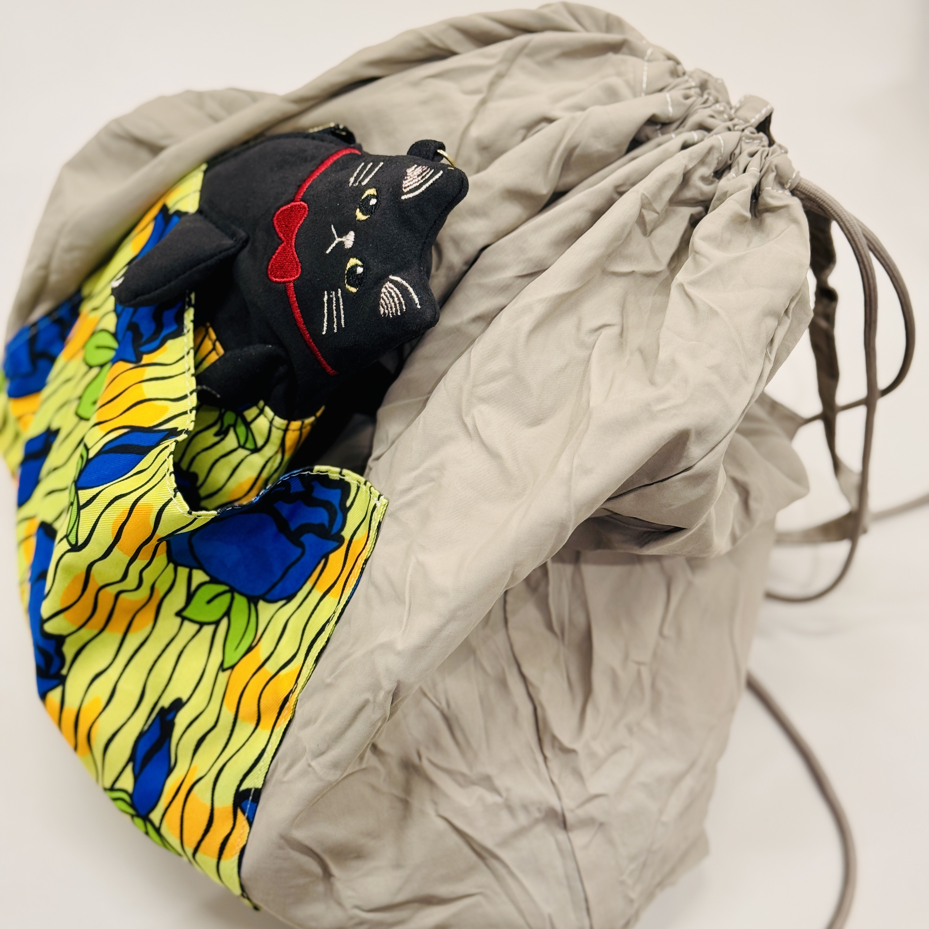 機能性を備えた愛らしい佇まい「ネコテコ 」