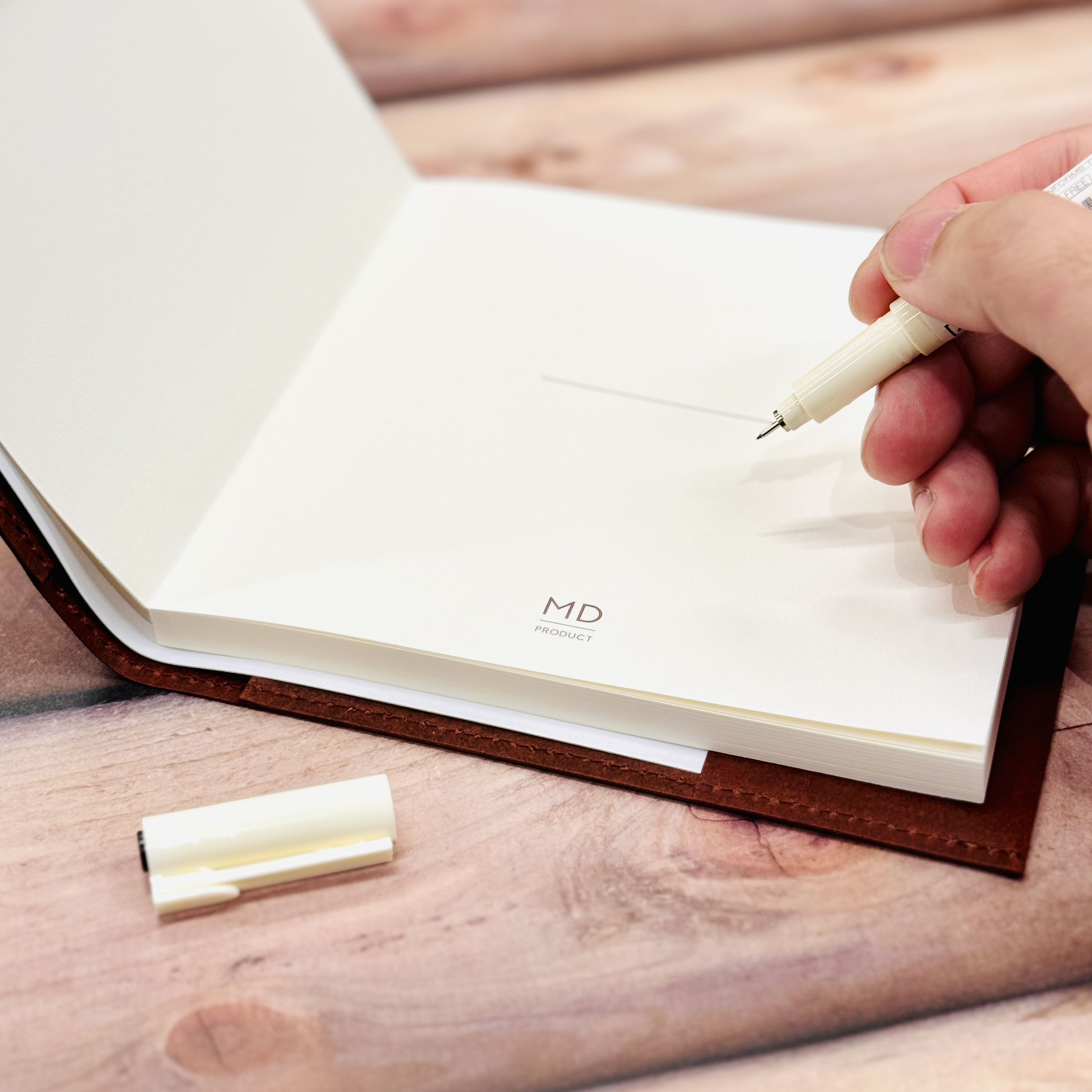 余白を育む筆記体験「MDプロダクツ ノート」