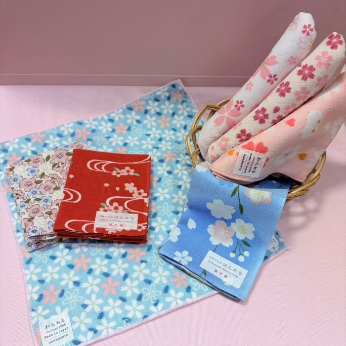 春を運ぶ桜柄ハンカチ