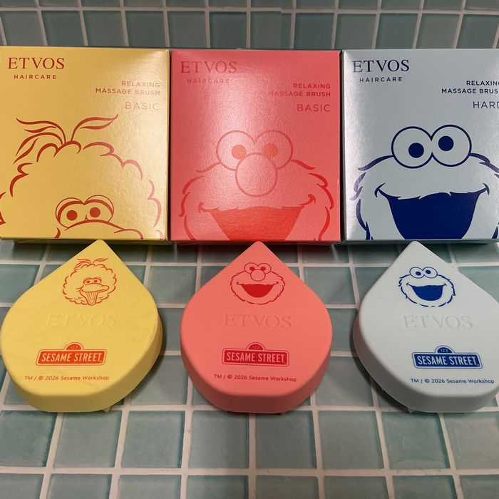 エトヴォス　リラクシングマッサージブラシ