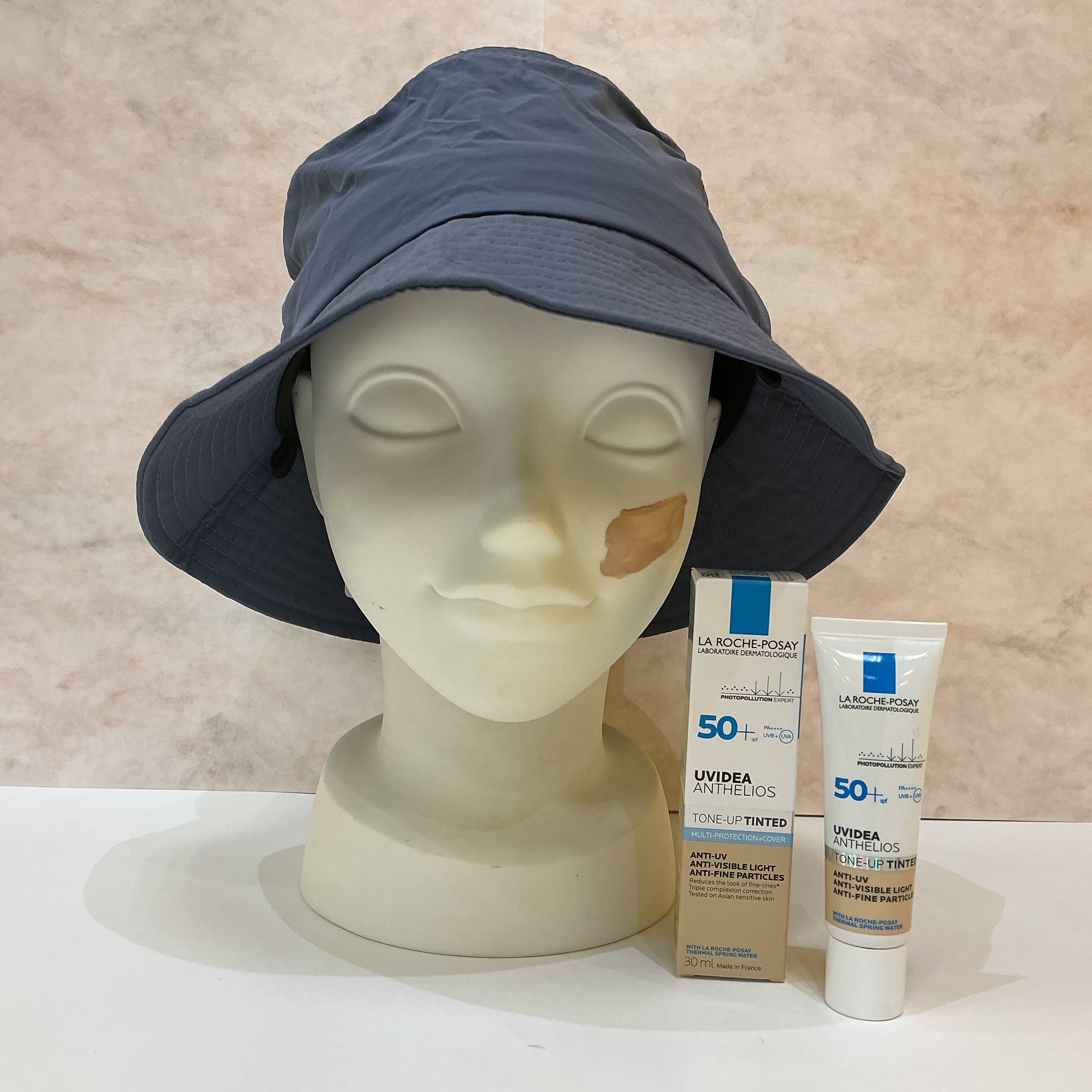 ラロッシュポゼ　トーンアップティント