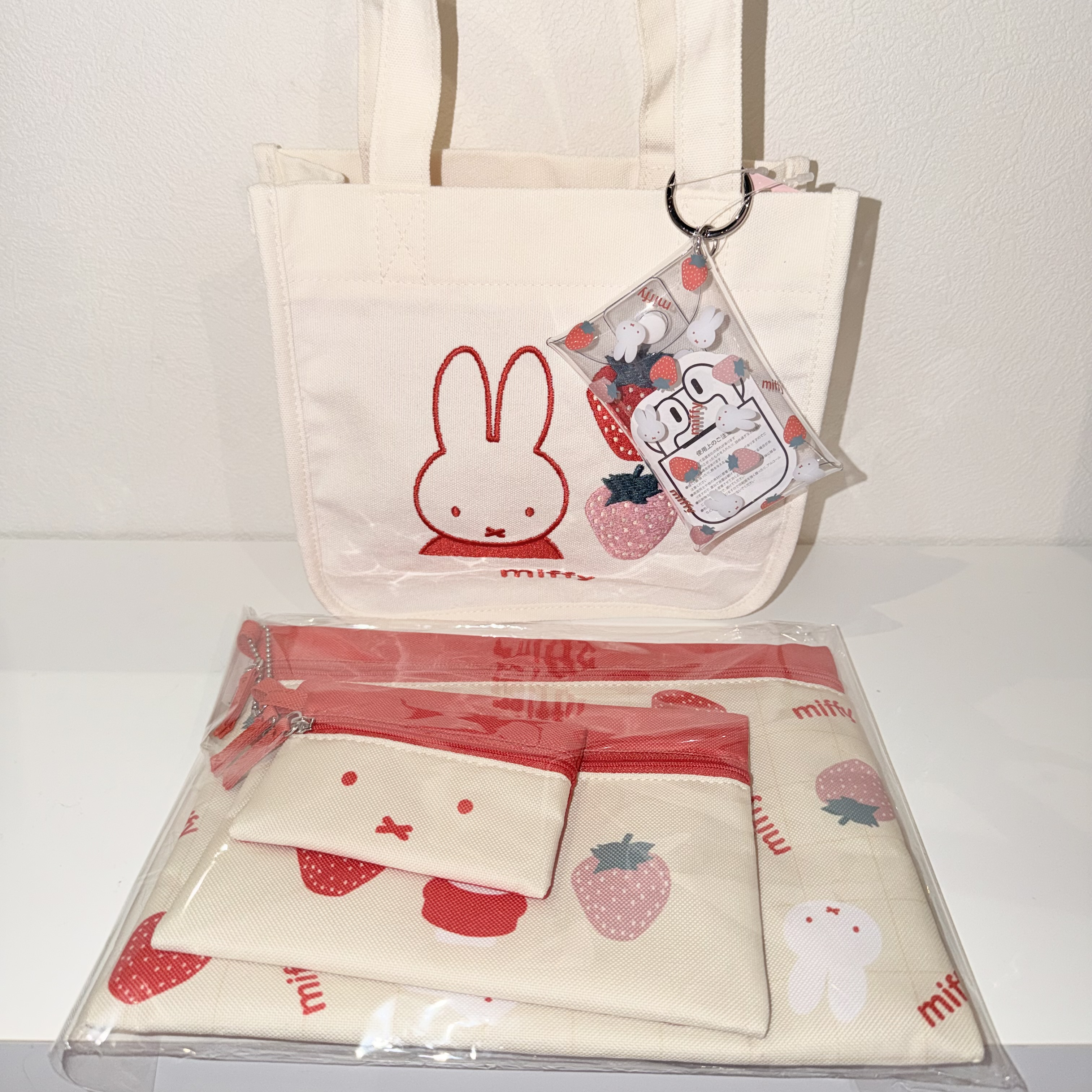 ミッフィー　ストロベリー＆チューリップ