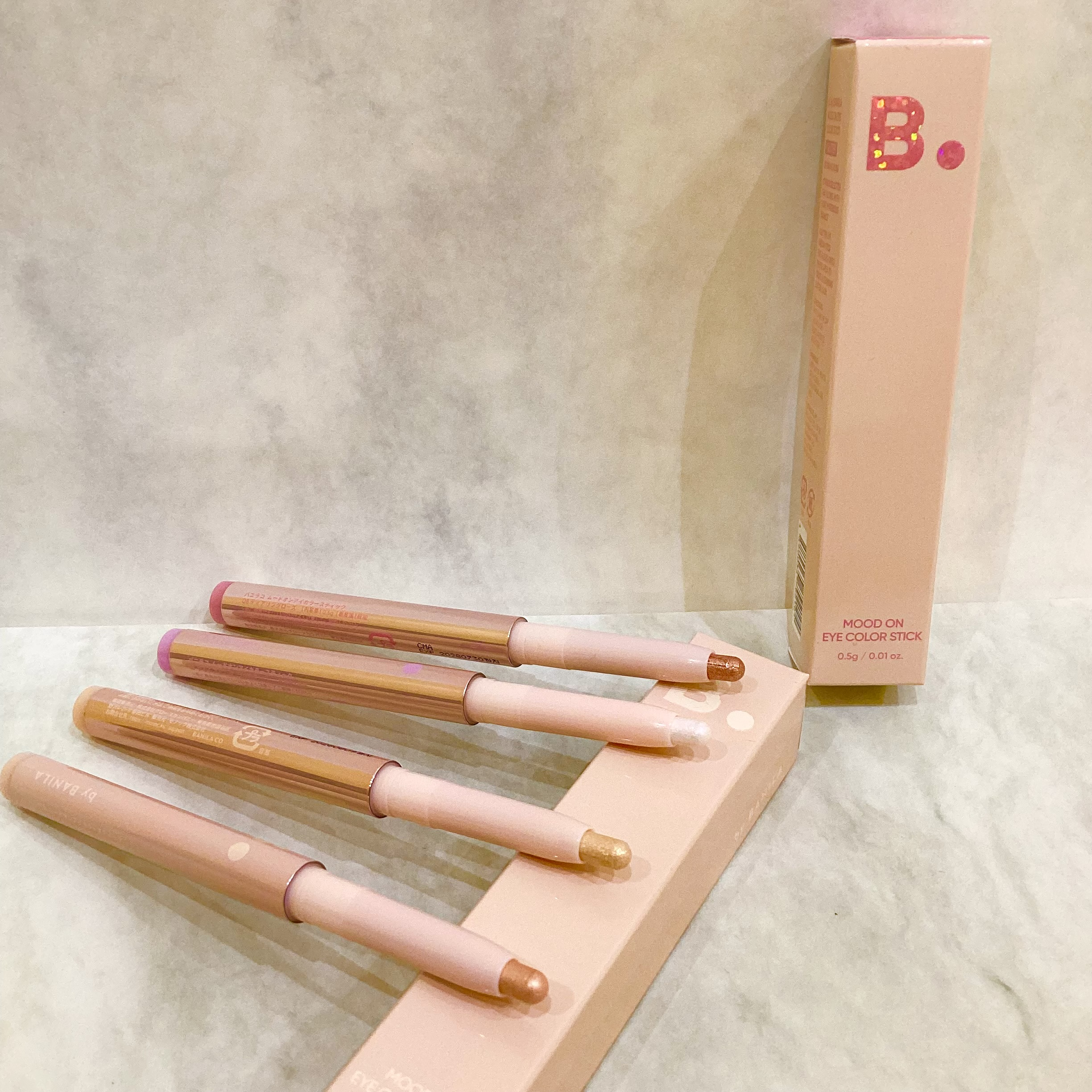 バニラコ　ムードオンアイカラースティック