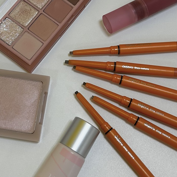 デジャヴュ　アイブロウペンシル新色登場！