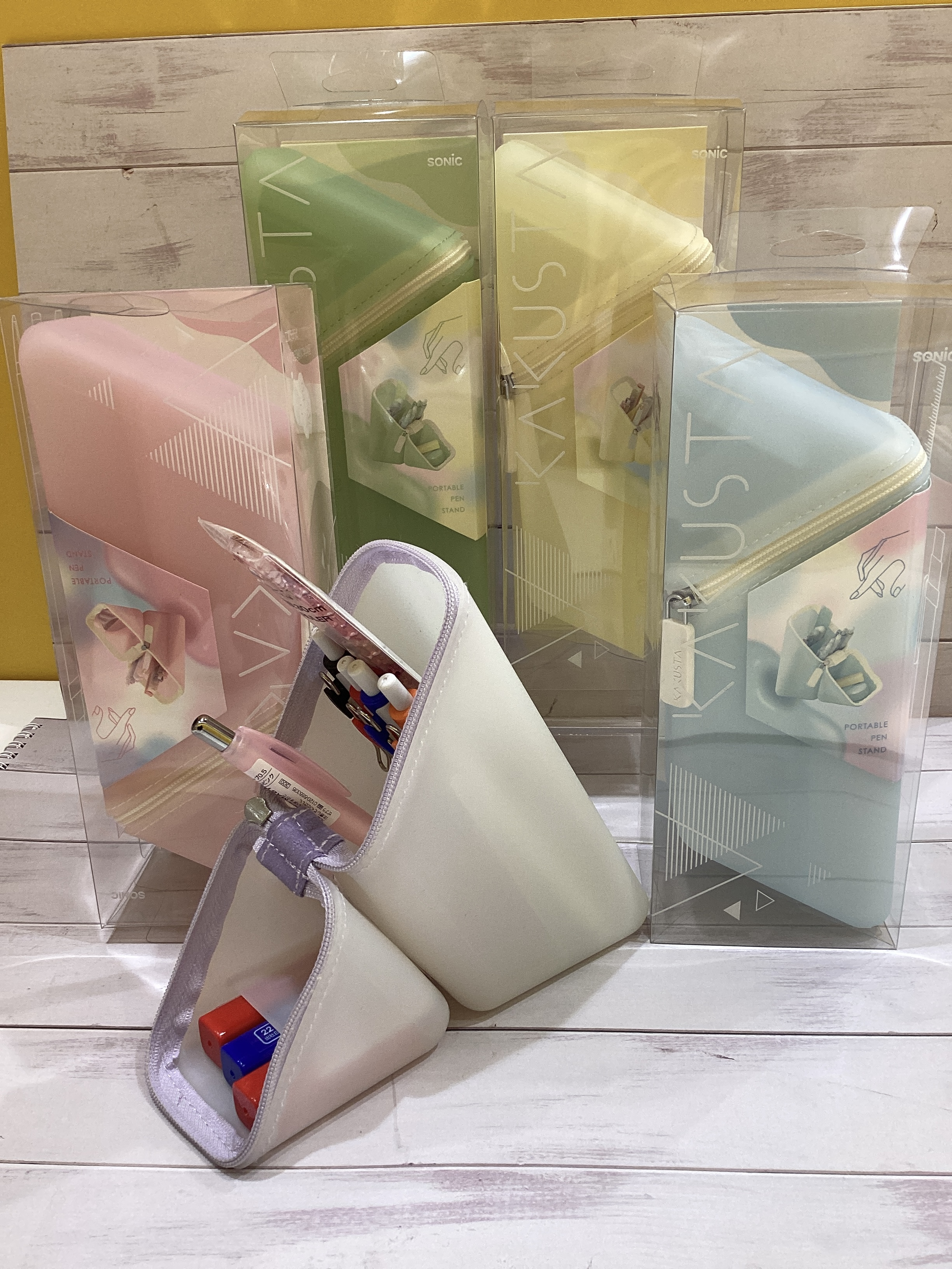 カクスタ　ペンケース