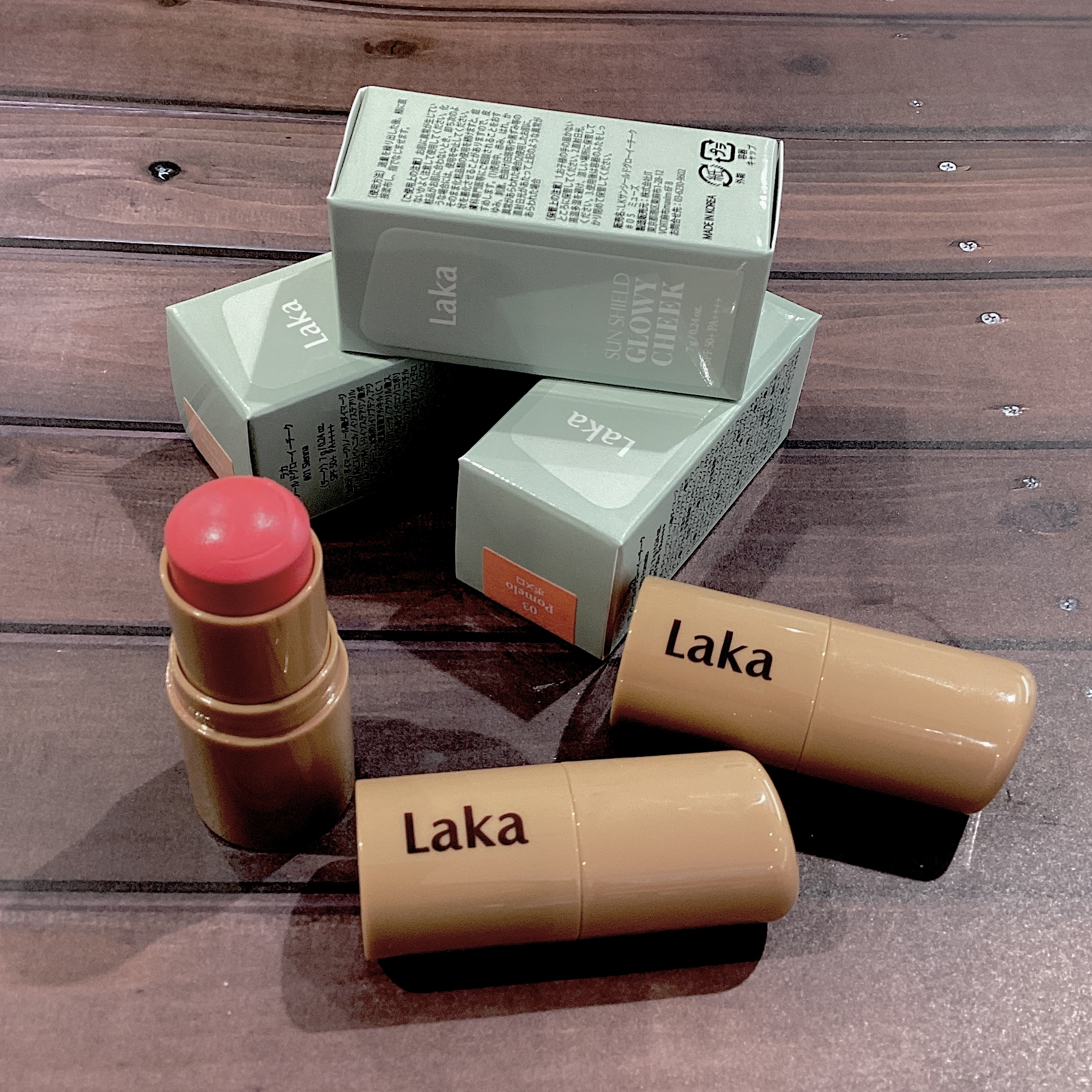 Laka（ラカ）　多機能UVチーク