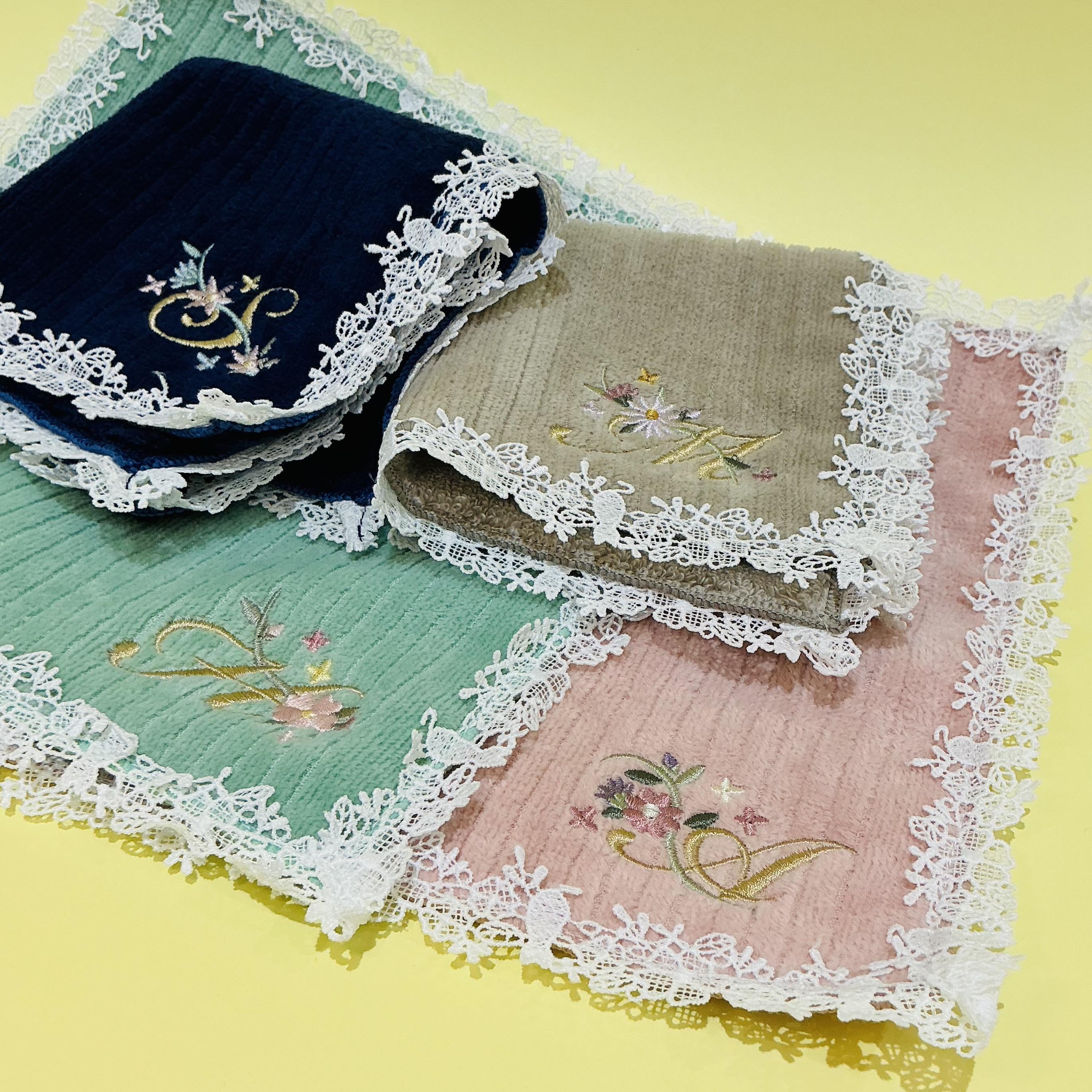 イニシャルタオルハンカチ