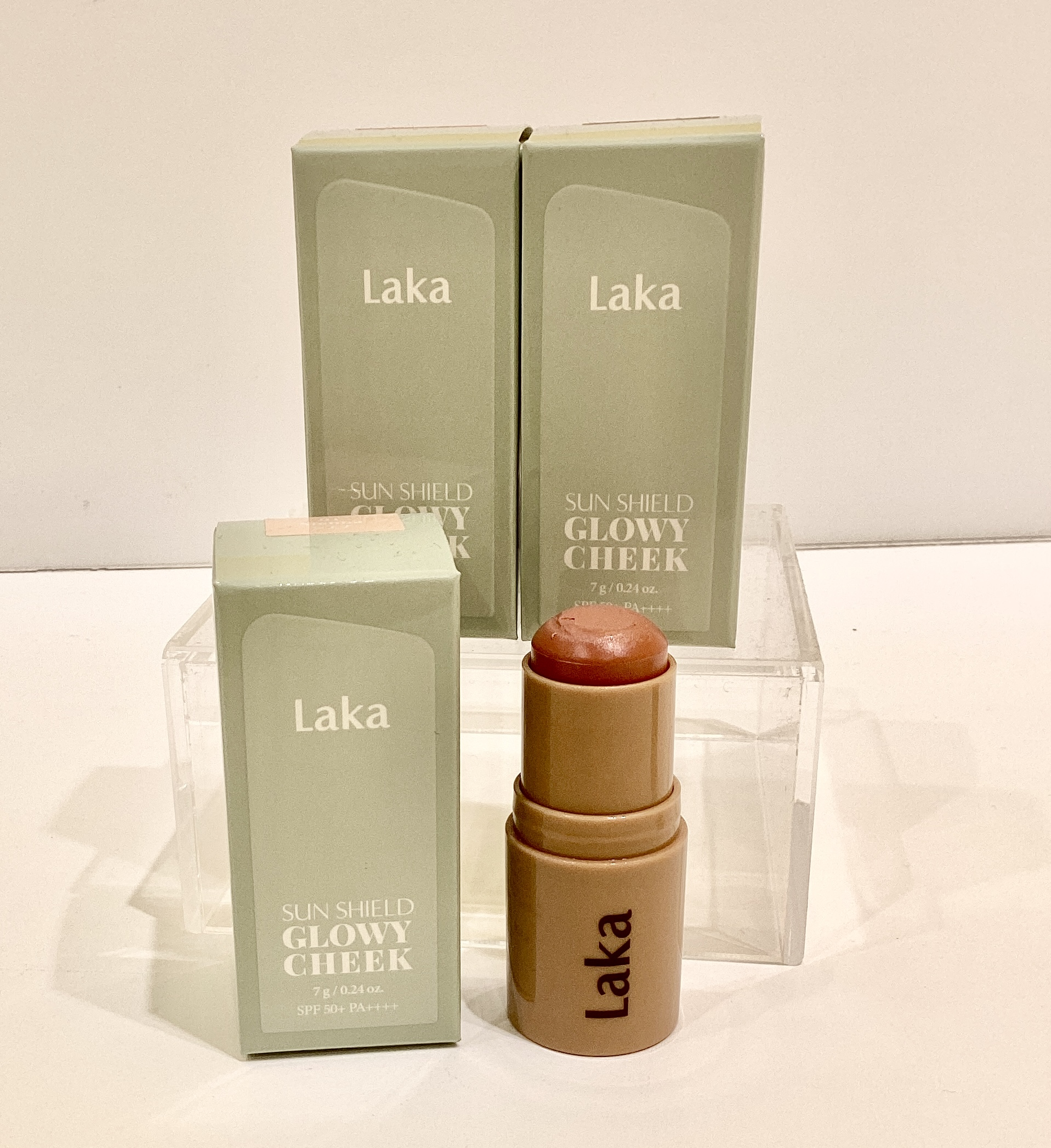 Laka サンシールドグローイーチーク