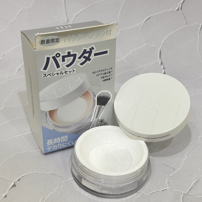 お顔のテカり対策に強い味方！