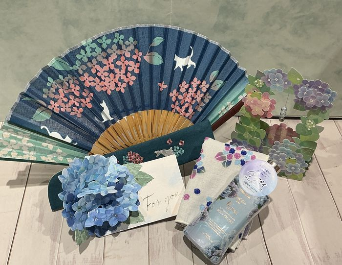 夏☀︎SALE！ユーカリと紫陽花のラベンダーカラーハーフリース　バラプルモルサ 佐賀ロフト NEWS｜株式会社ロフト