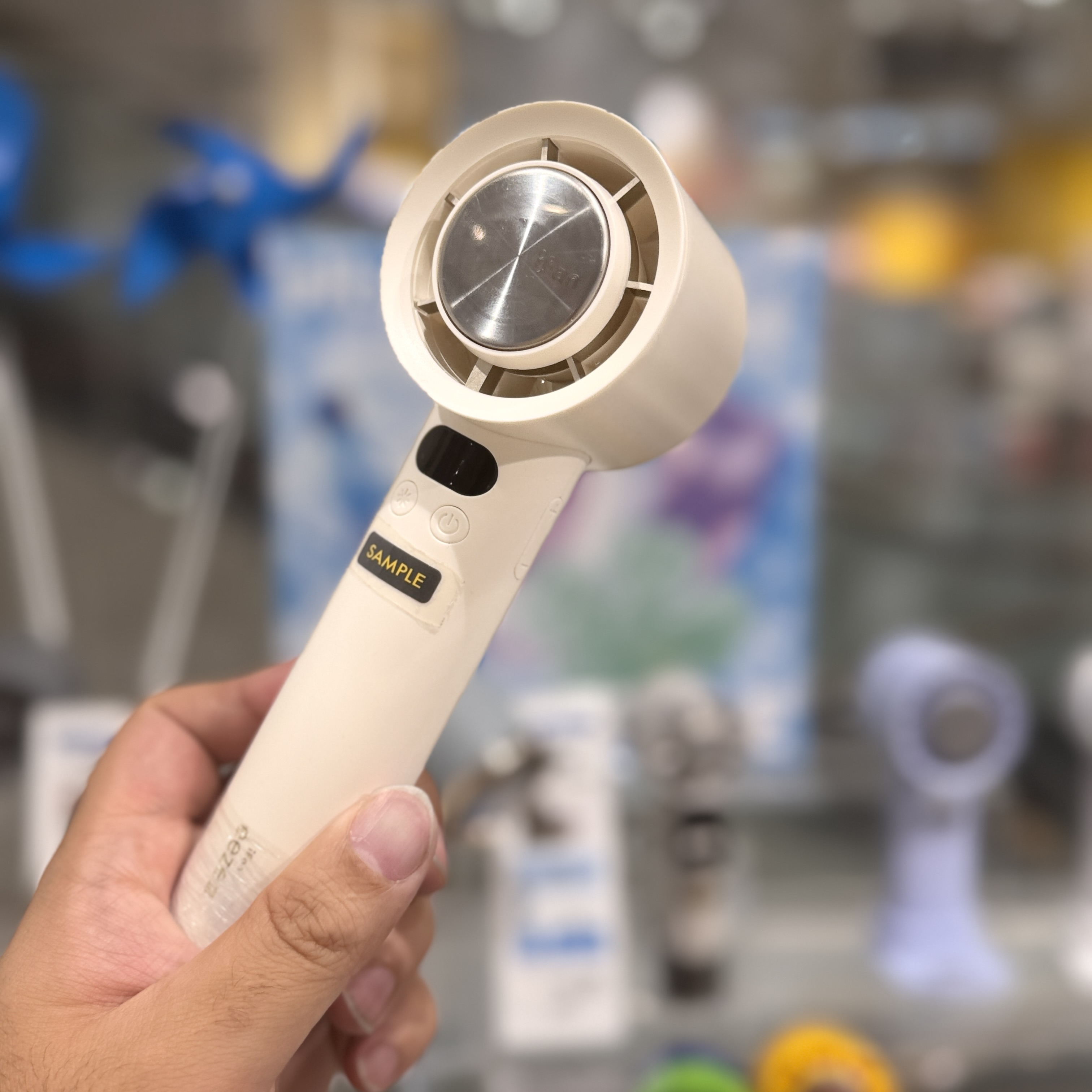 お出かけにもインドアでも「iFanシリーズ」