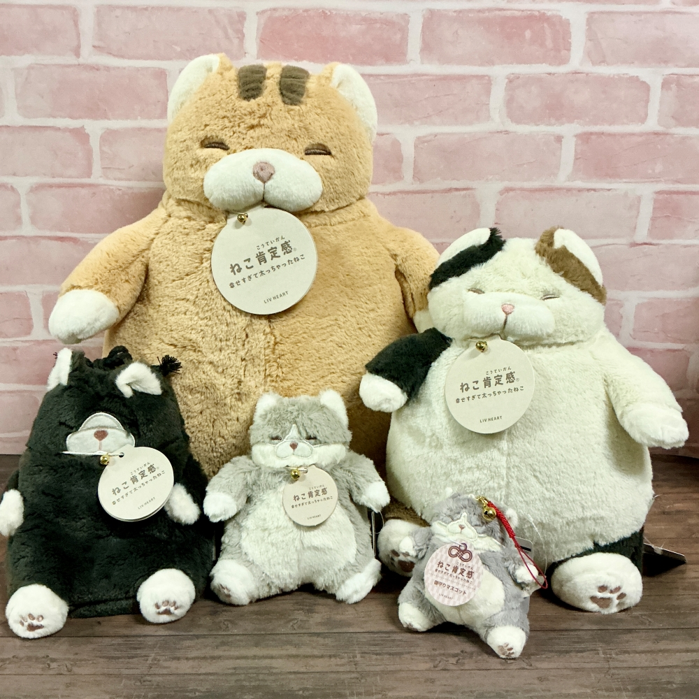 幸せすぎて、太ったニャー！！